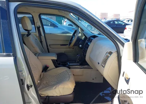 2008 Mazda Tribute S Touring z USA, uszkodzony, nr VIN 4F2CZ06198KM05647